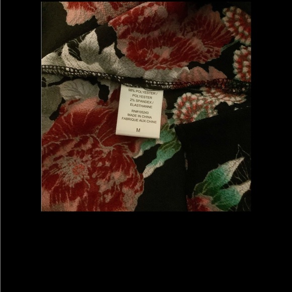 Like New Bobeau Floral Print Bohemian Cottage Core Bell Sleeve Flowy Top - M - Picture 8 of 9